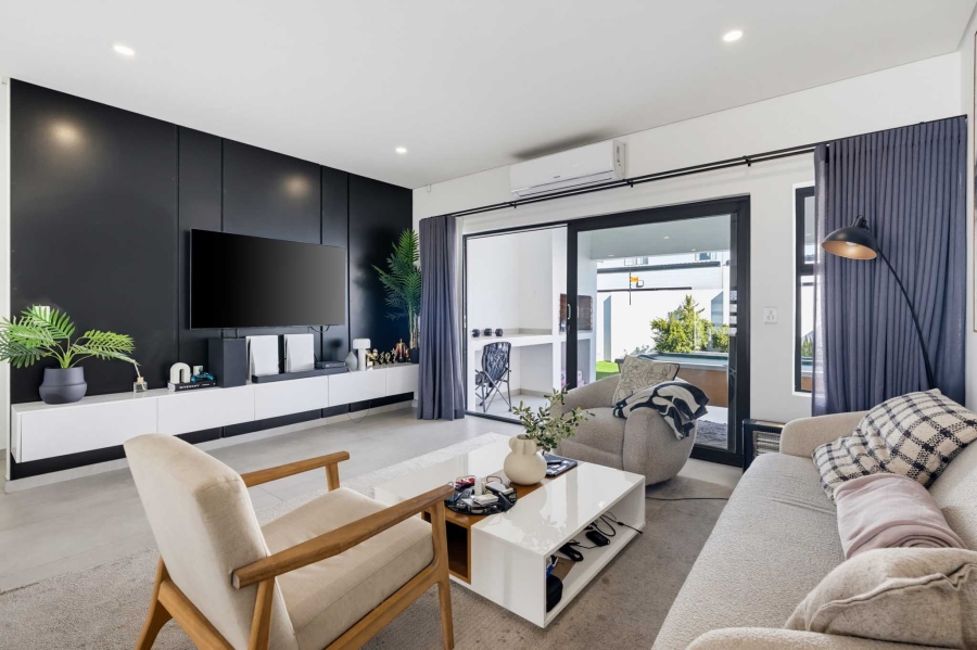 4 Bedroom Property for Sale in Sandown Western Cape